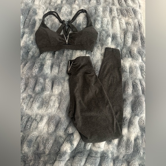 Bombshell Sportswear Other - Bombshell Sportswear matching bea and leggings set size small top xs bottoms
